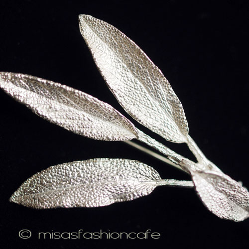 （画像用） マイケルミショーブローチ ハーブ　セージの葉