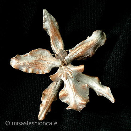 （画像用） マイケルミショー　 蘭ランの花ブローチ