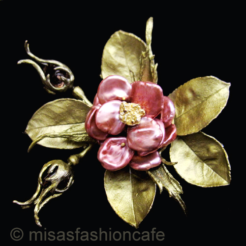 （画像用） Michaud ブローチ 　ケシパールのローズ