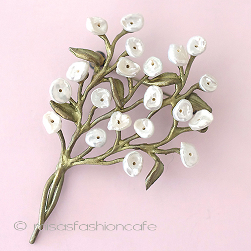 （画像用） マイケルミショー ブローチ 真珠　かすみ草ブーケ