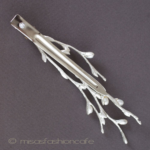 （画像用） Michaud ヘアークリップ 　真珠・銀の猫柳