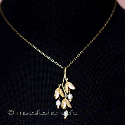 （画像用） マイケルミショーネックレス 真珠　アーモンドの花