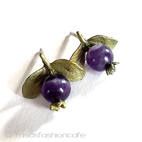 （画像用） マイケルミショー　ピアス アメジストのブルーベリー