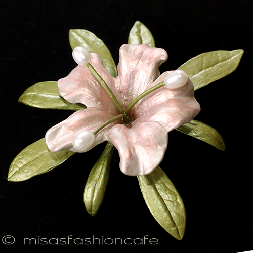 （画像用） ツツジ　ブローチ 真珠の花コサージュ