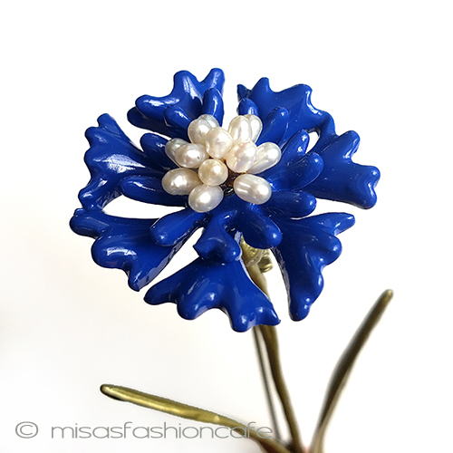 （画像用） 真珠　ブルーのお花 ボタニカルブローチ