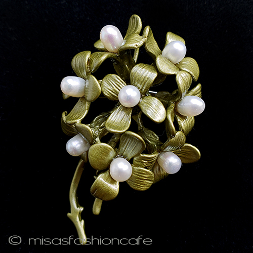 （画像用） 真珠のフラワーブーケ ボタニカル・ブローチ