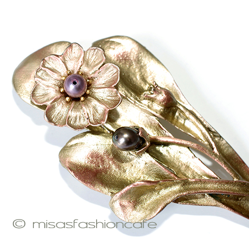 （画像用） マイケルミショー 真珠のお花ブローチ