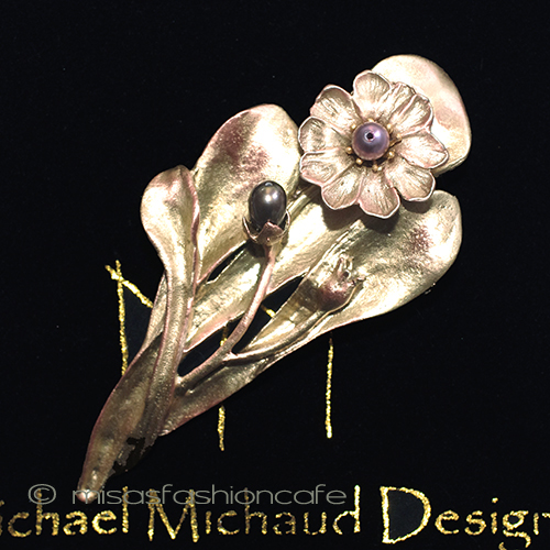 （画像用） マイケルミショー 真珠のお花ブローチ