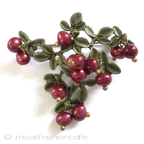 （画像用） 真珠ベリー　ブローチ パールのクランベリー