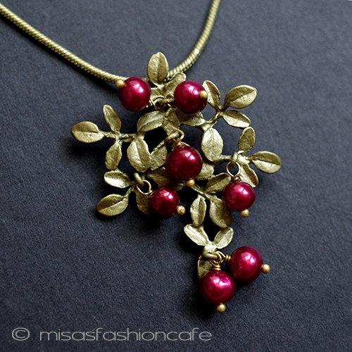 （画像用） 真珠のベリーネックレス