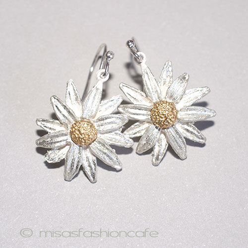 （画像用） ピアス　または　クリップ デイジーのお花　再販