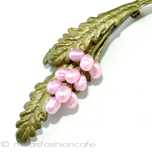 （画像用） ラベンダー真珠のお花 ブローチ２個セット