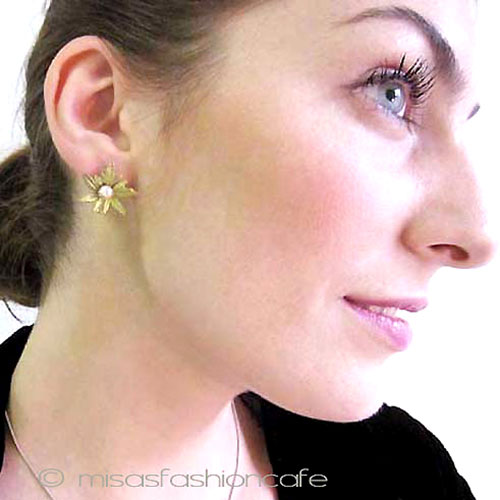 （画像用） マイケルミショー　真珠 ゼラニウム花イヤリング