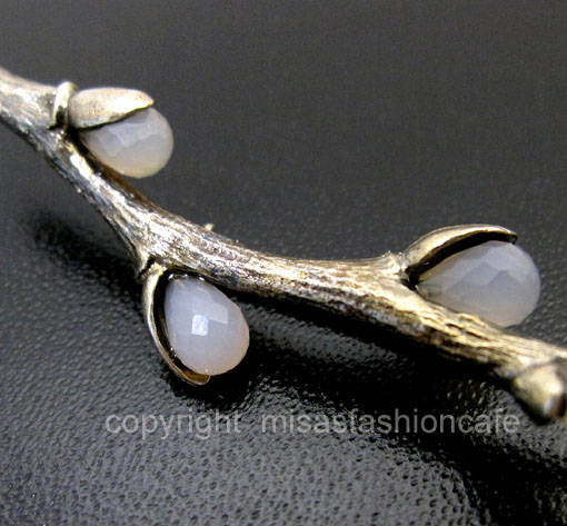 （画像用） Michaud ブローチ 猫柳