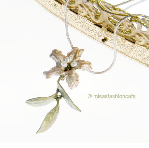 （画像用） Michaud ネックレス 真珠つつじの花