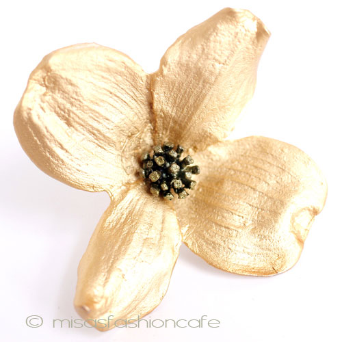 （画像用） マイケルミショー　ブローチ 24Kgp　ハナミズキの花