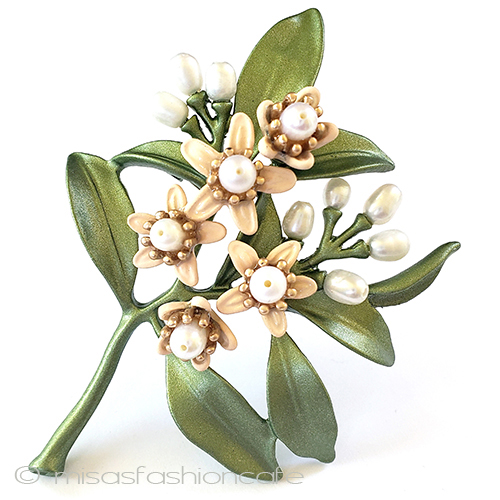 （画像用） フラワーブーケ　ブローチ 真珠　オレンジの花