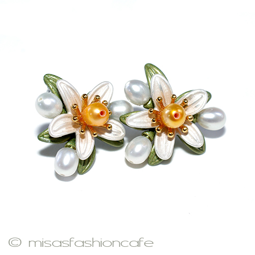 （画像用） 真珠パールの花ピアス