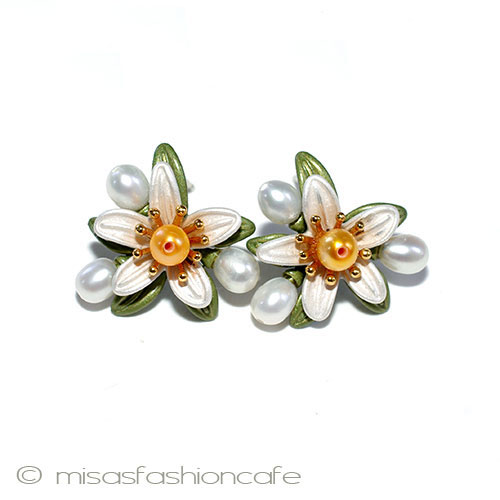 （画像用） 真珠パールの花ピアス