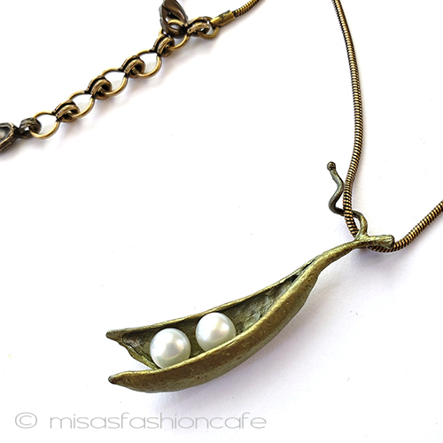 （画像用） マイケルミショーネックレス 2粒真珠のさやえんどう豆