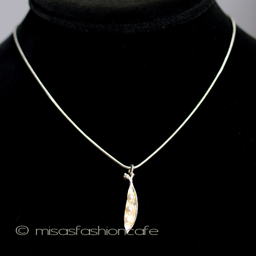 （画像用） マイケルミショー　シルバー ３真珠の豆　ネックレス