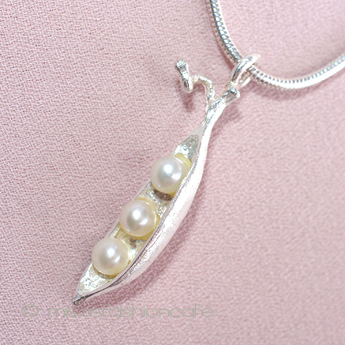 （画像用） マイケルミショー　シルバー ３真珠の豆　ネックレス