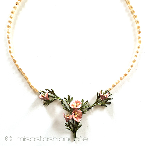（画像用） 真珠ポピーの花ネックレス