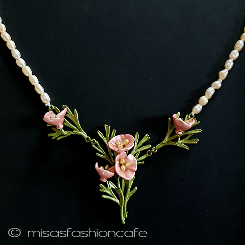 （画像用） 真珠ポピーの花ネックレス