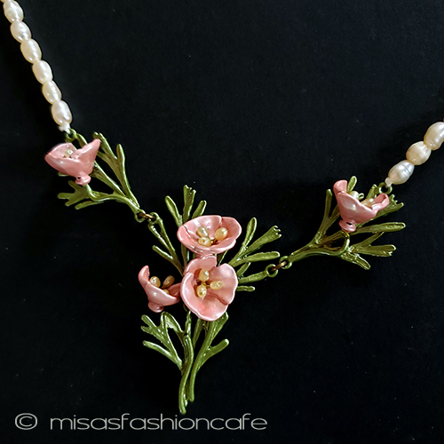 （画像用） 真珠ポピーの花ネックレス