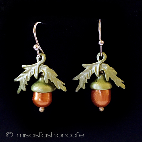 （画像用） ピアスまたはクリップ 真珠の団栗どんぐり