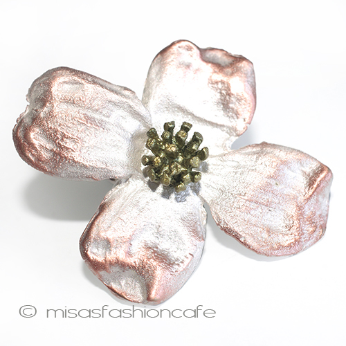 （画像用） マイケルミショー 再販！ ハナミズキの花ブローチ