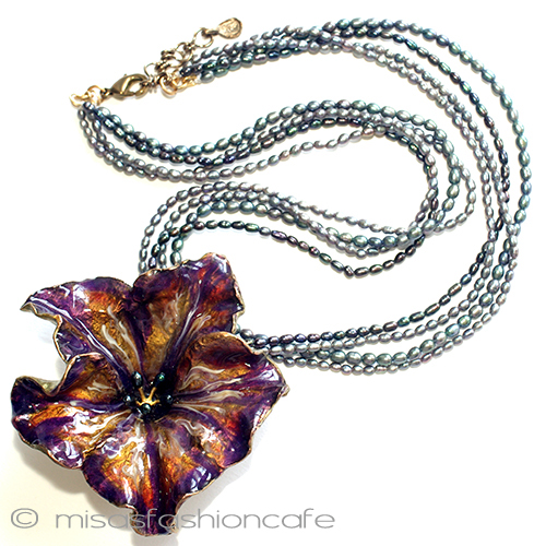 （画像用） マイケルミショーネックレス 真珠　エナメルのお花