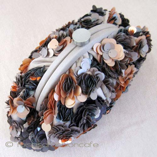 （画像用） SANTIサンティ クラッチ 　カフェ・フラワー