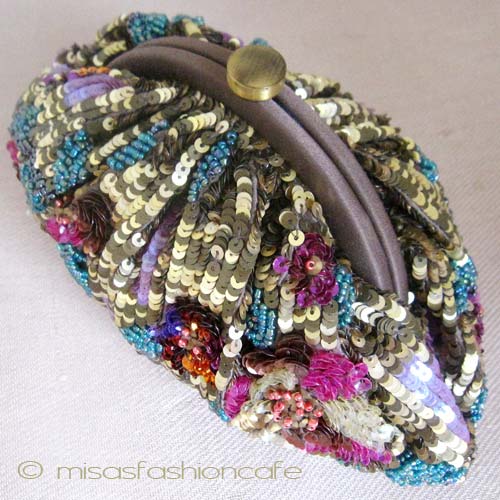 （画像用） SANTI サンティ クラッチ 　全面お花刺繍