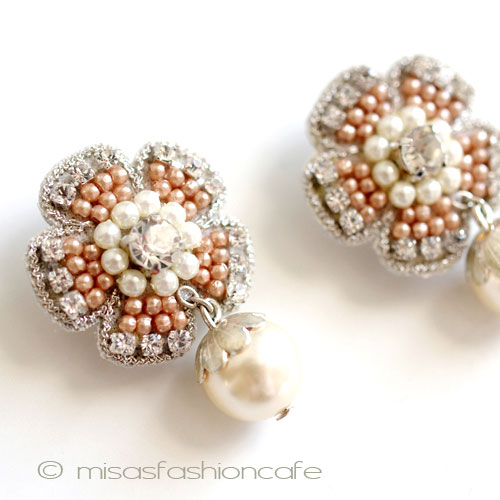（画像用） ＳＰＡＲＫＬ　ベージュパール花 イヤリングまたはピアス