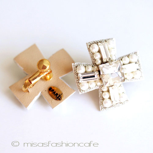 （画像用） ＳＰＡＲＫＬ　十字架・クロス イヤリングまたはピアス