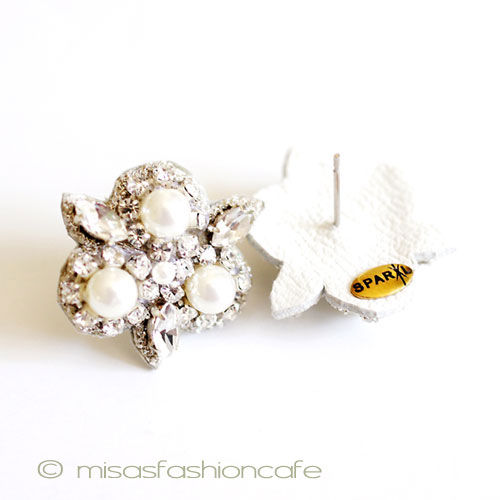 （画像用） パール＆クリスタル・ブーケ ピアスまたはイヤリング