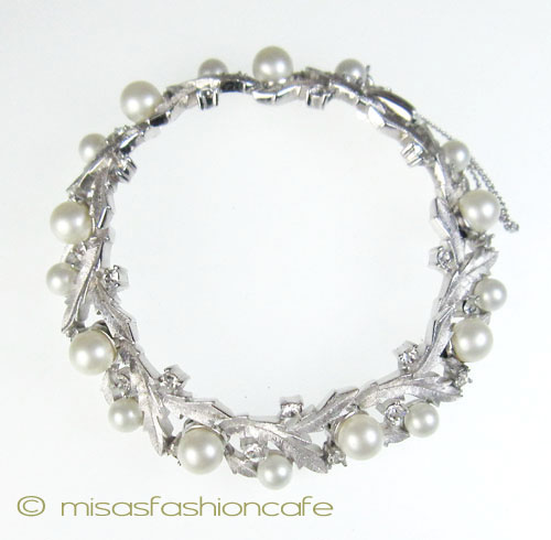 （画像用） クラウントリファリ Trifari ヒイラギ