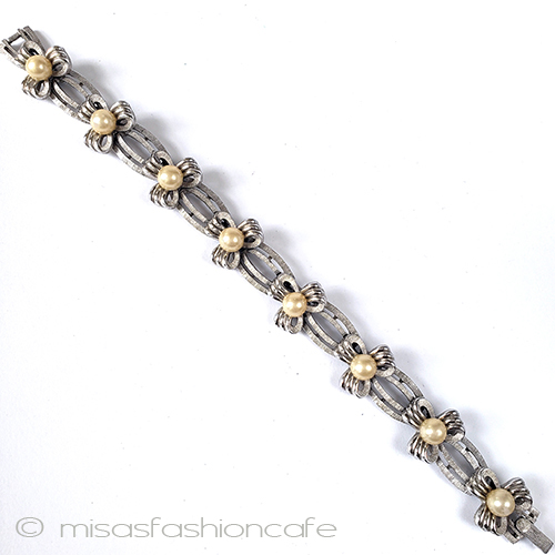 （画像用） Ｔｒｉｆａｒｉ　 トリファリ パールりぼんブレスレット