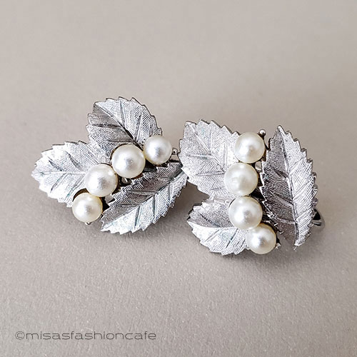 （画像用） Trifari　 トリファリ パール銀葉イヤリング