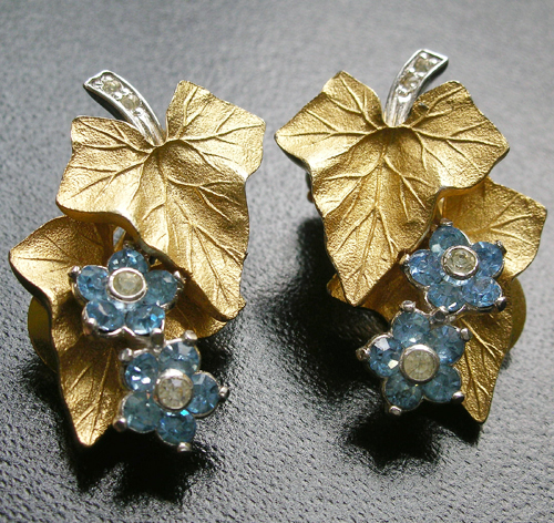 （画像用） Pennino イヤリング 豪華クリスタルの花