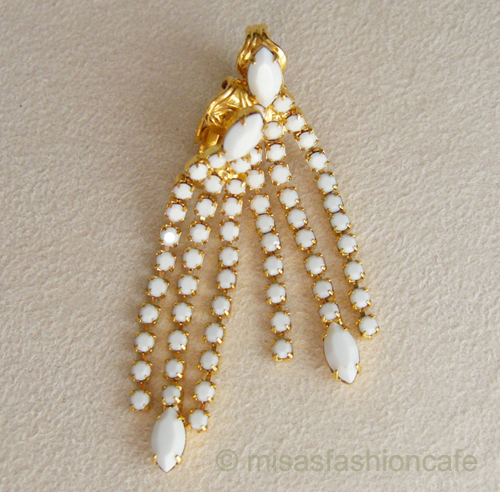 （画像用） ミルク・タッセル　イヤリング