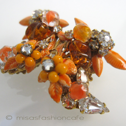 （画像用） Robert ロバート 月型・苺＆花イヤリング