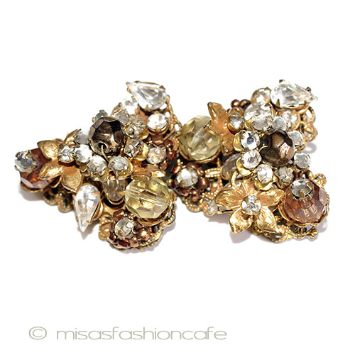 （画像用） Ｒｏｂｅｒｔ　イヤリング ラインストーンのお花