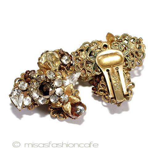 （画像用） Ｒｏｂｅｒｔ　イヤリング ラインストーンのお花