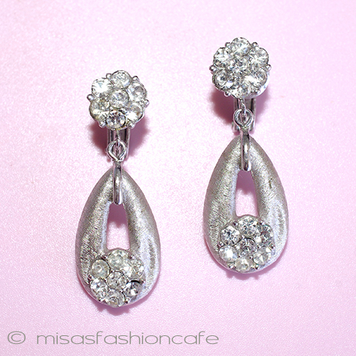 （画像用） Ｔｒｉｆａｒｉ　 トリファリ クリスタル花イヤリング