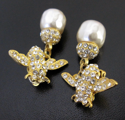 （画像用） 蜂バロックパール イヤリング