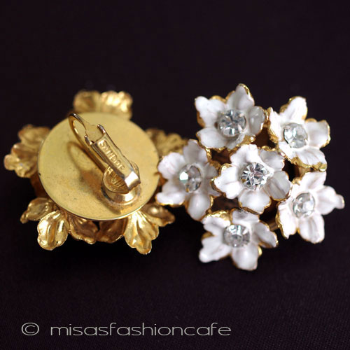 （画像用） ＳＡＮＤＯＲ　イヤリング 白いフラワーブーケ