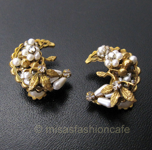 （画像用） Robert ロバート ムーン月型お花イヤリング