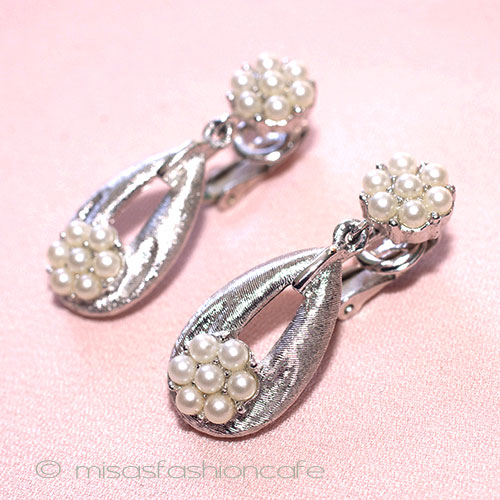 （画像用） Ｔｒｉｆａｒｉ　 トリファリ パールの花イヤリング